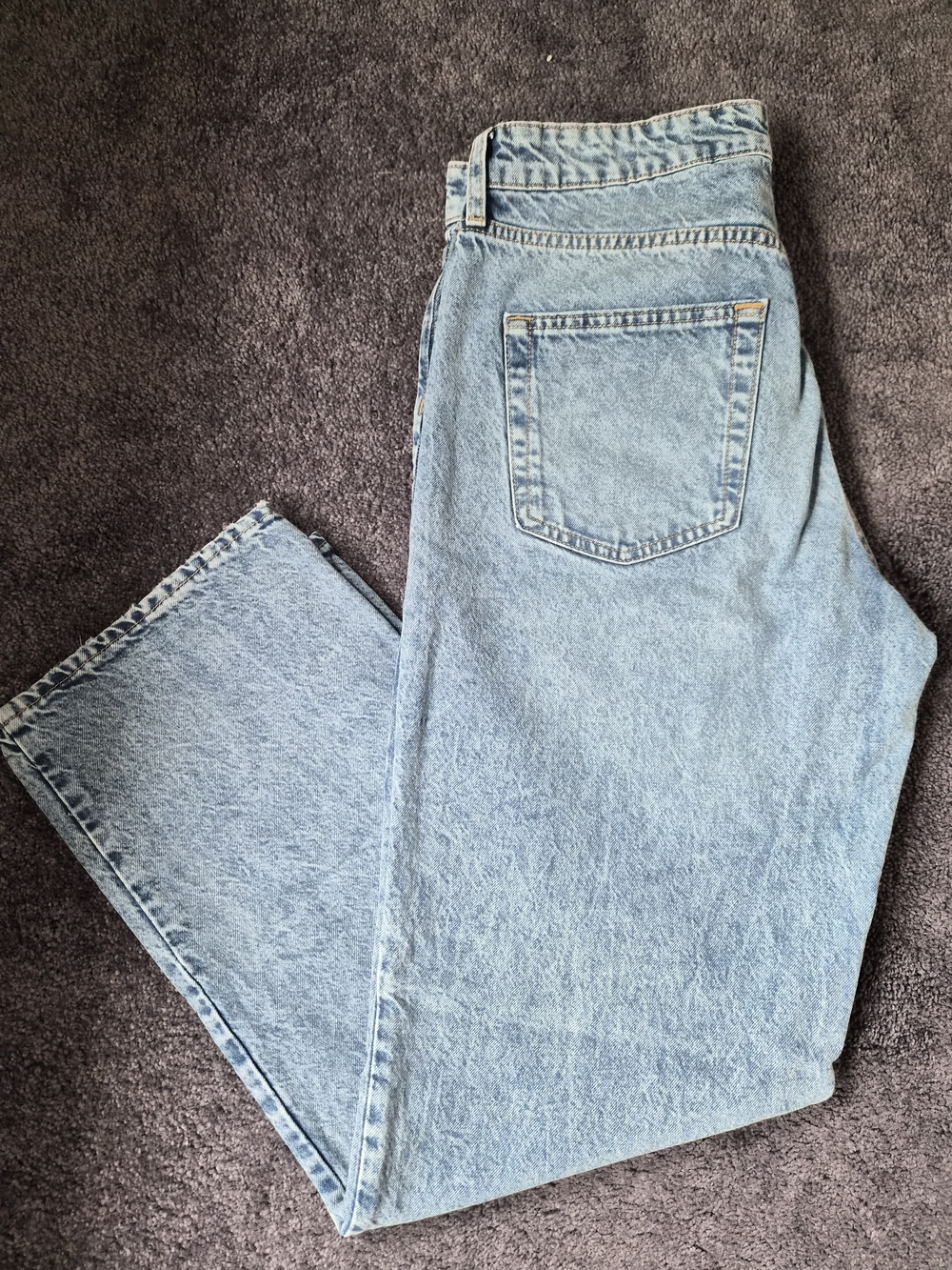 H&M &Denim Light Wash Baggy Low-Waist Jeans - Picture 2 of 4